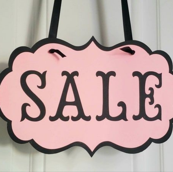 HUGE ATHLETIC SHOW 01/21 - Picture 2 of 3